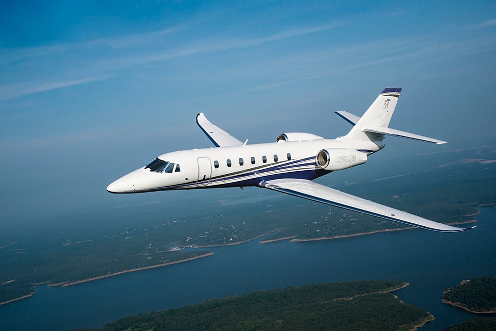 Cessna Citation Sovereign flying between cities